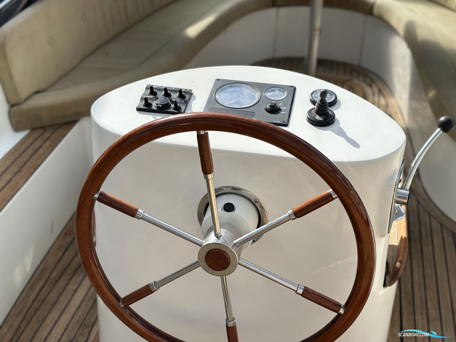 Riviera 24