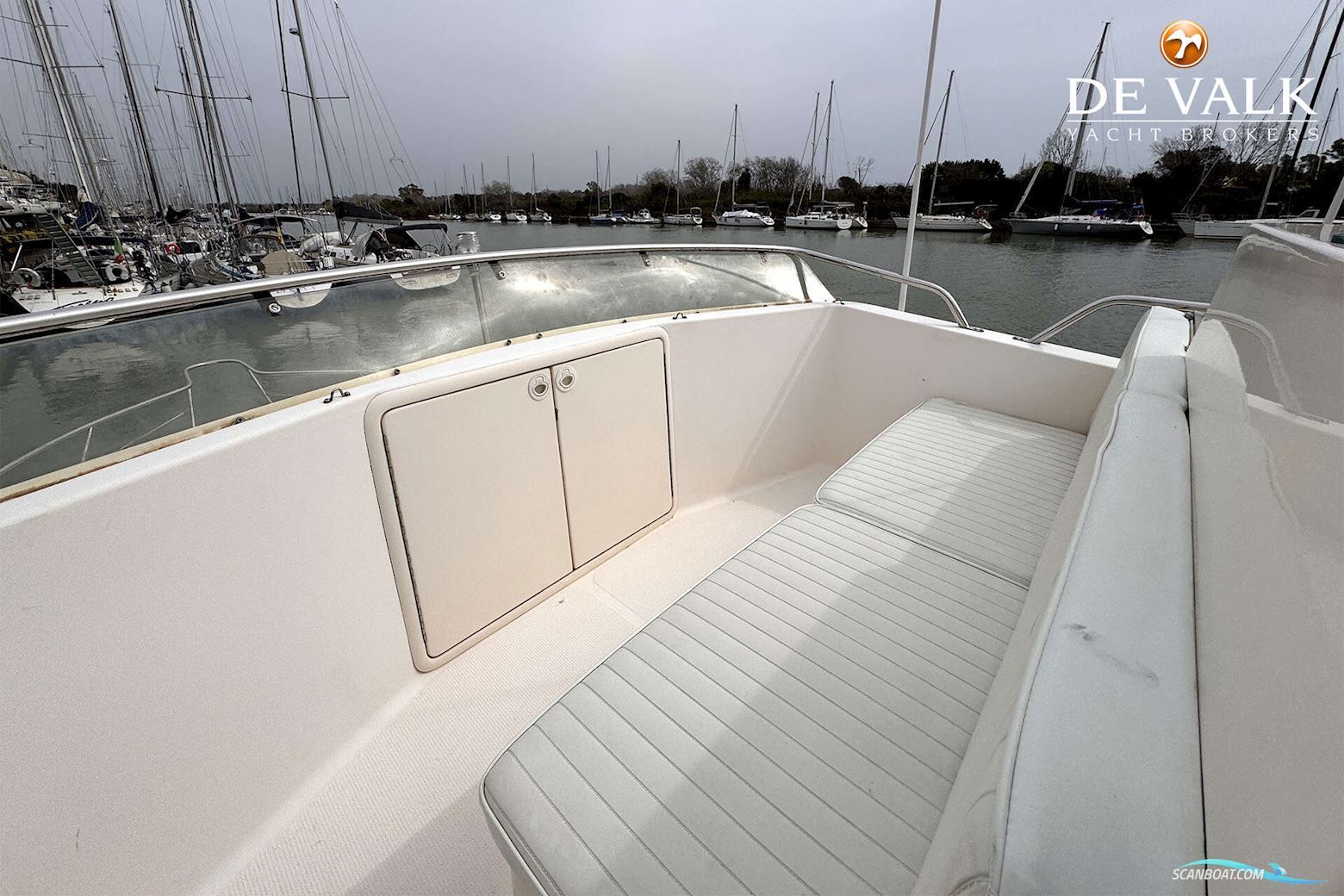 Riviera 33 Flybridge