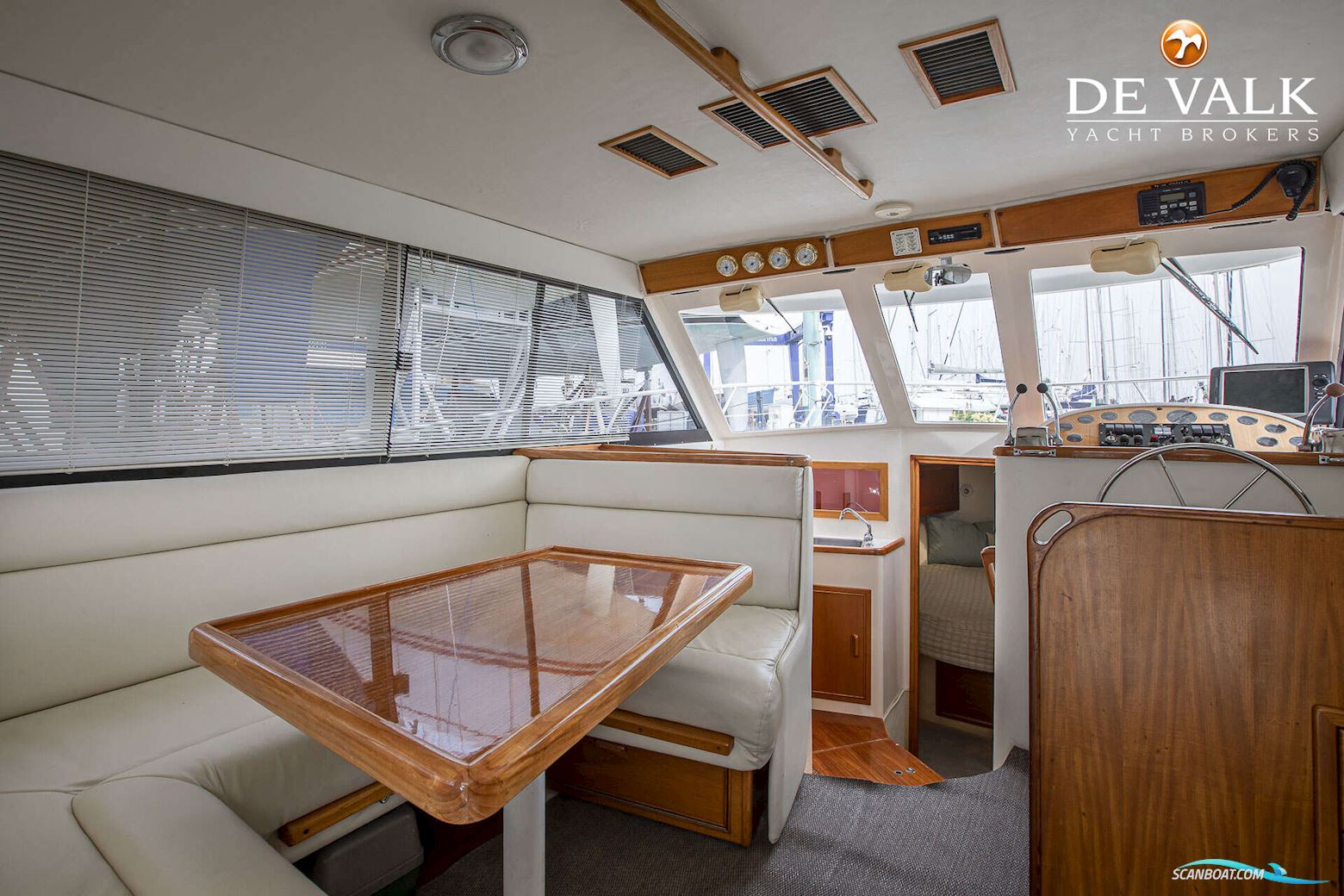 Riviera 33 Flybridge