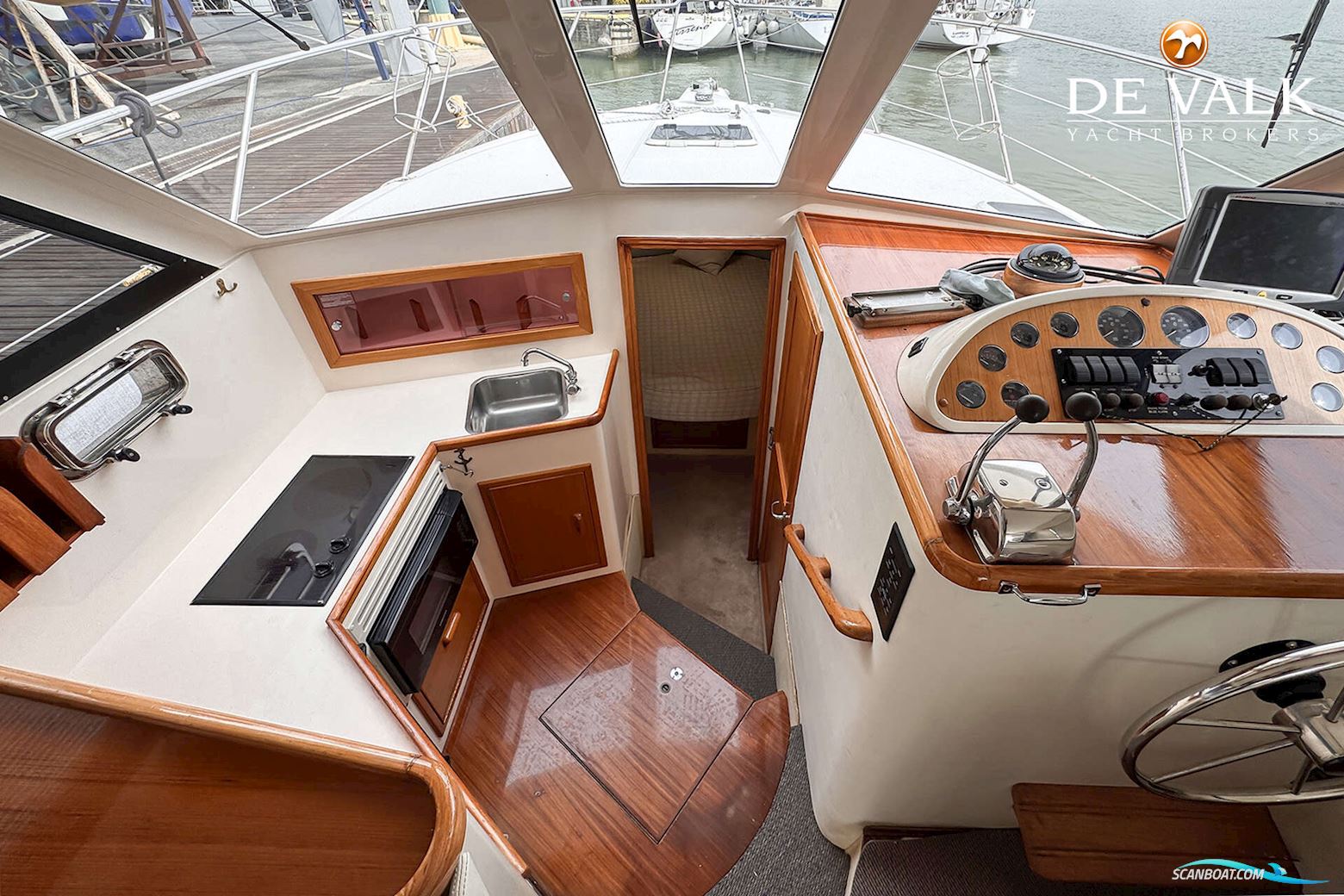 Riviera 33 Flybridge