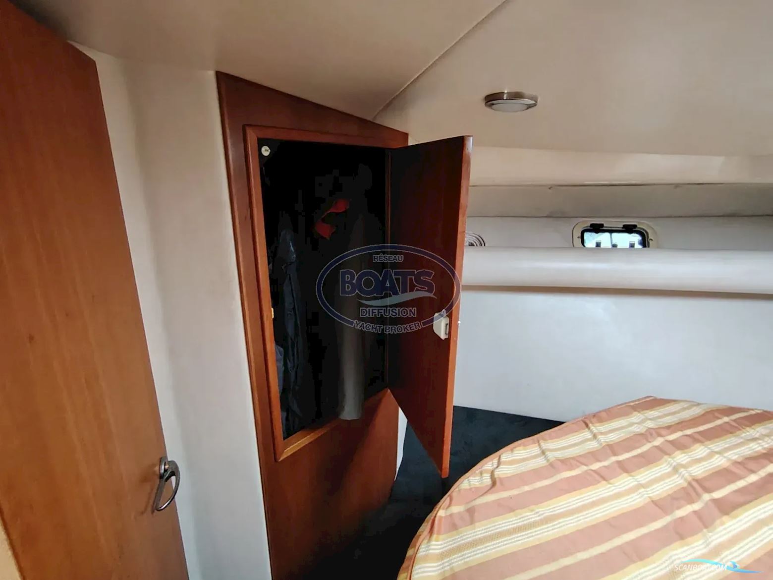 Riviera 33
