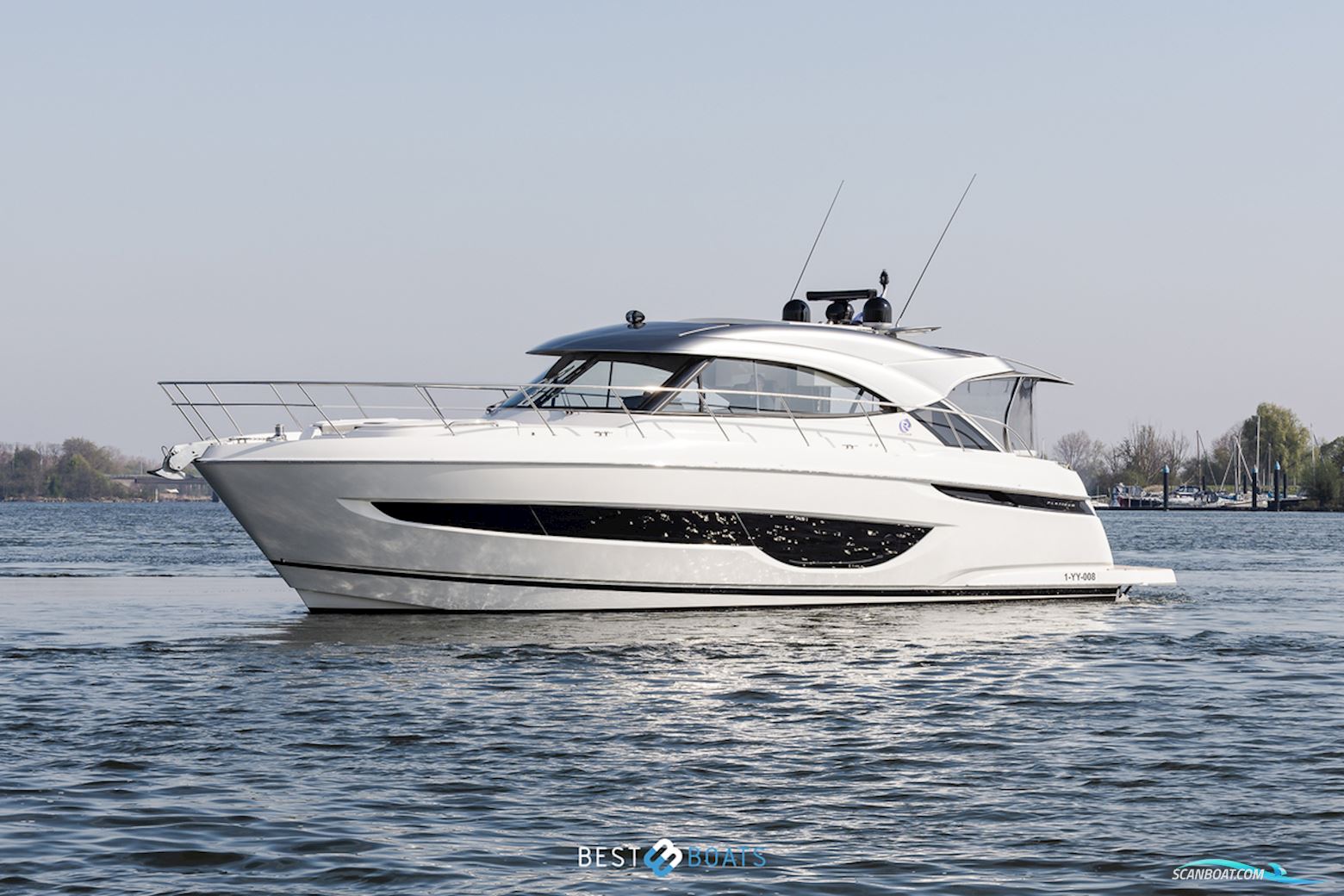 Riviera 4600 SPORT YACHT-PLATINUM EDITION
