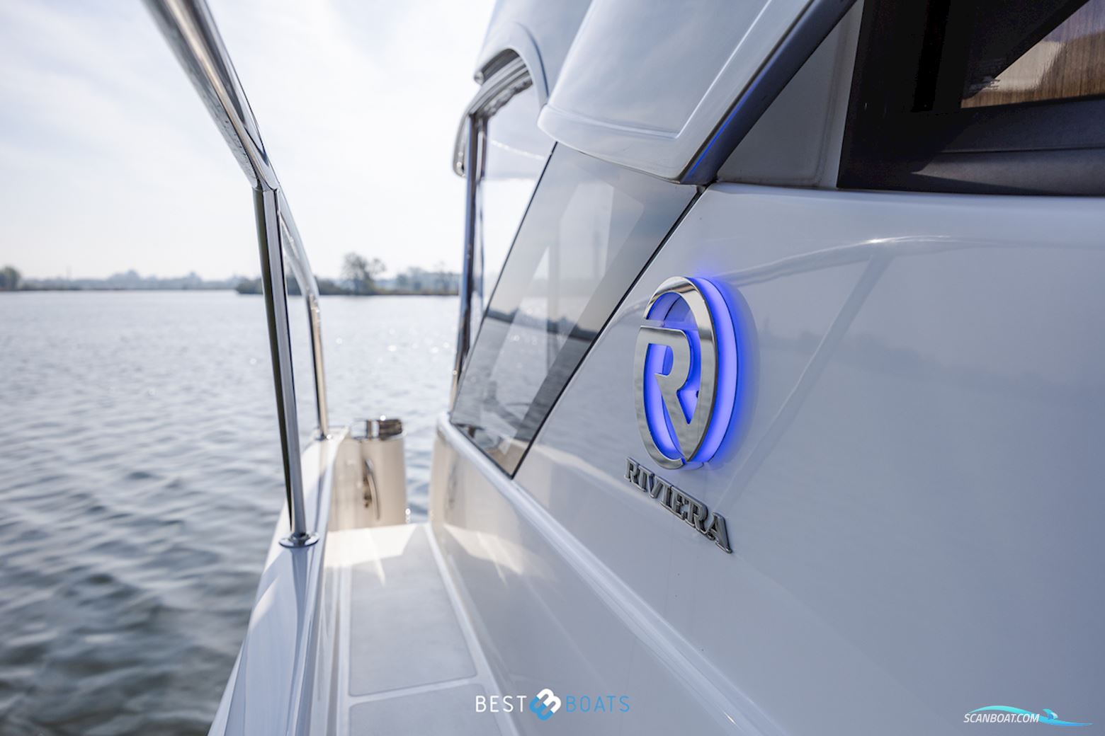 Riviera 4600 SPORT YACHT-PLATINUM EDITION