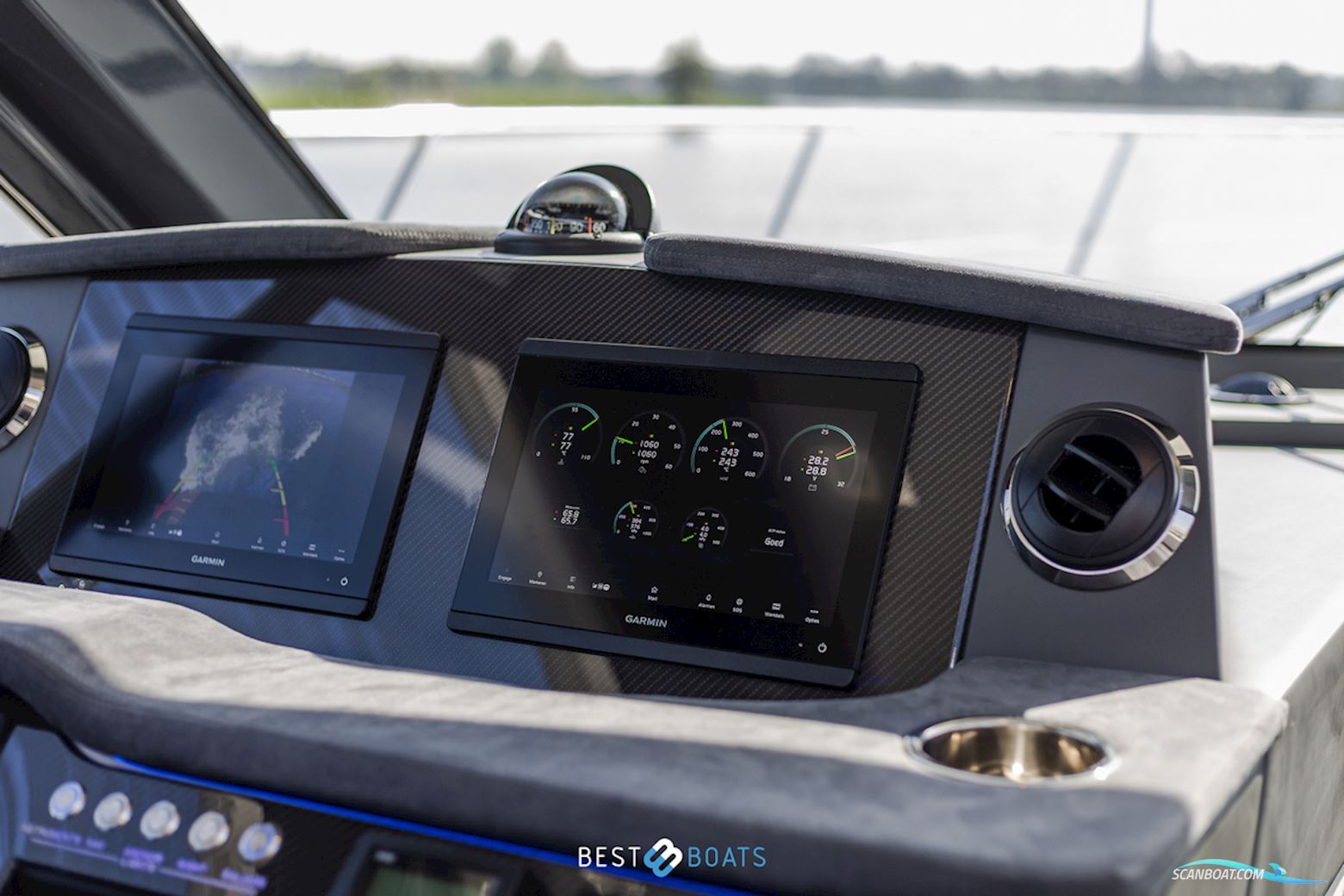 Riviera 4600 SPORT YACHT-PLATINUM EDITION