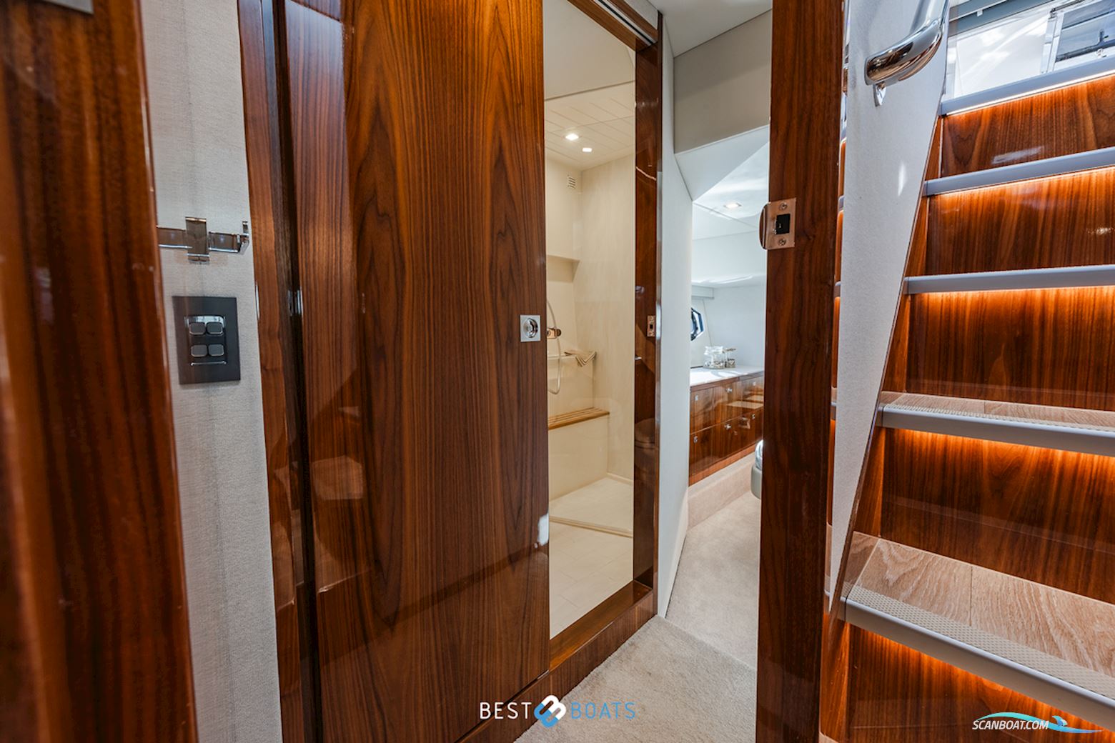 Riviera 4600 SPORT YACHT-PLATINUM EDITION