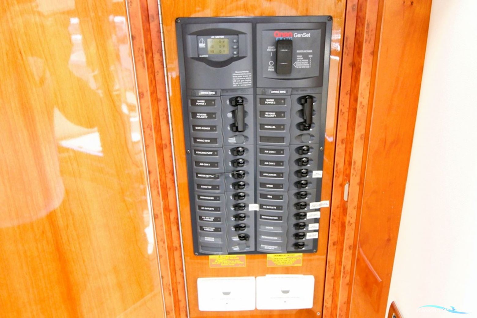 Rivièra 4700 Sport Yacht