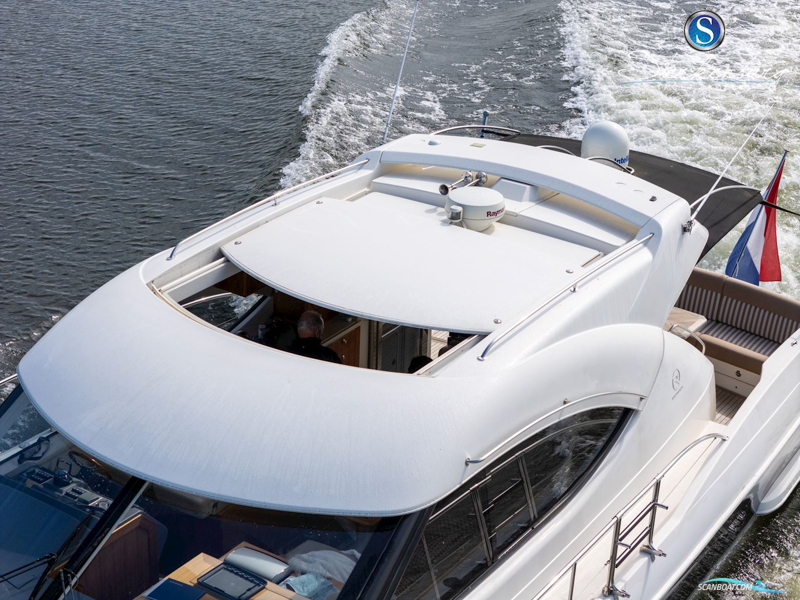 Rivièra 4700 Sport Yacht