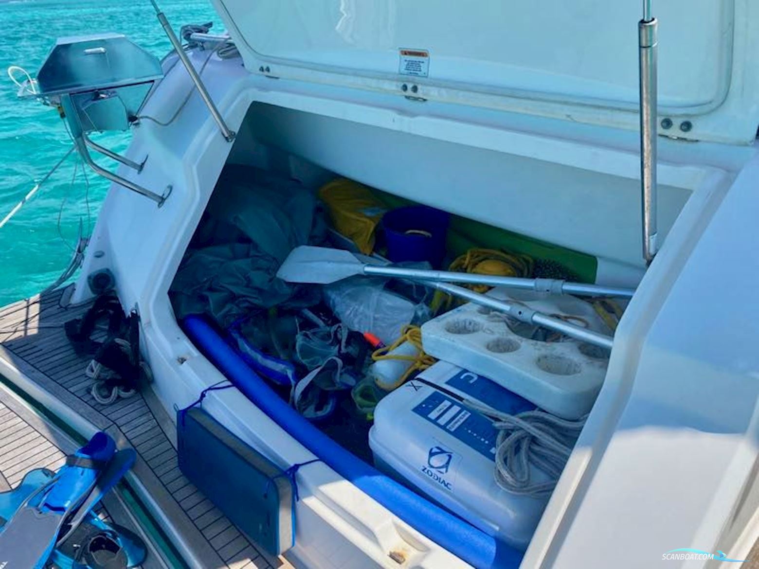 Riviera Marine 4400 SPORT YACHT