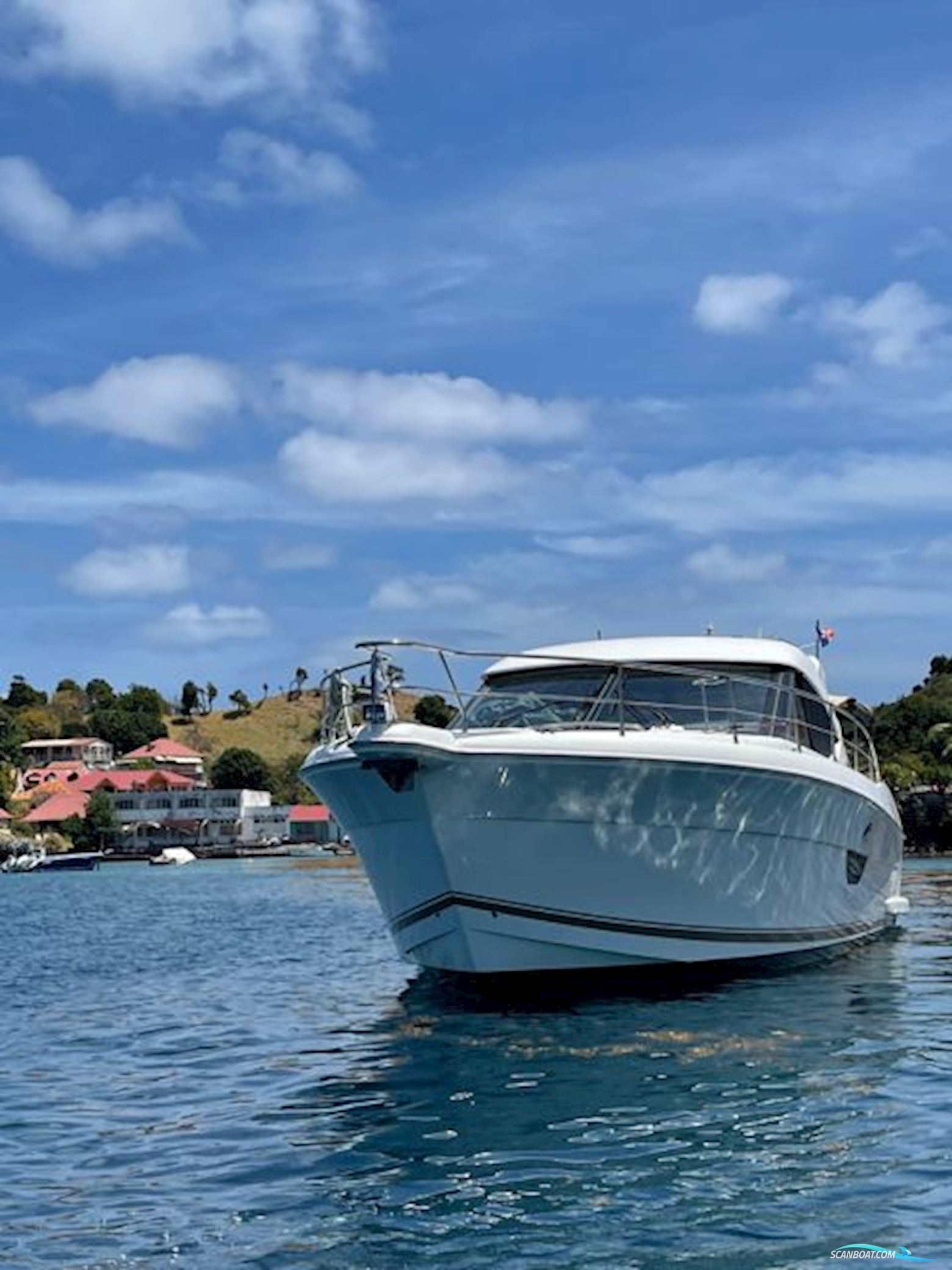 Riviera Yachts 4400 Sport Yacht