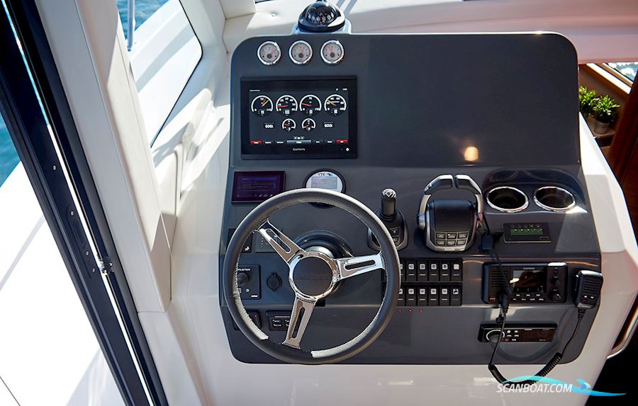 Rodman 1290 Evolution Flybridge