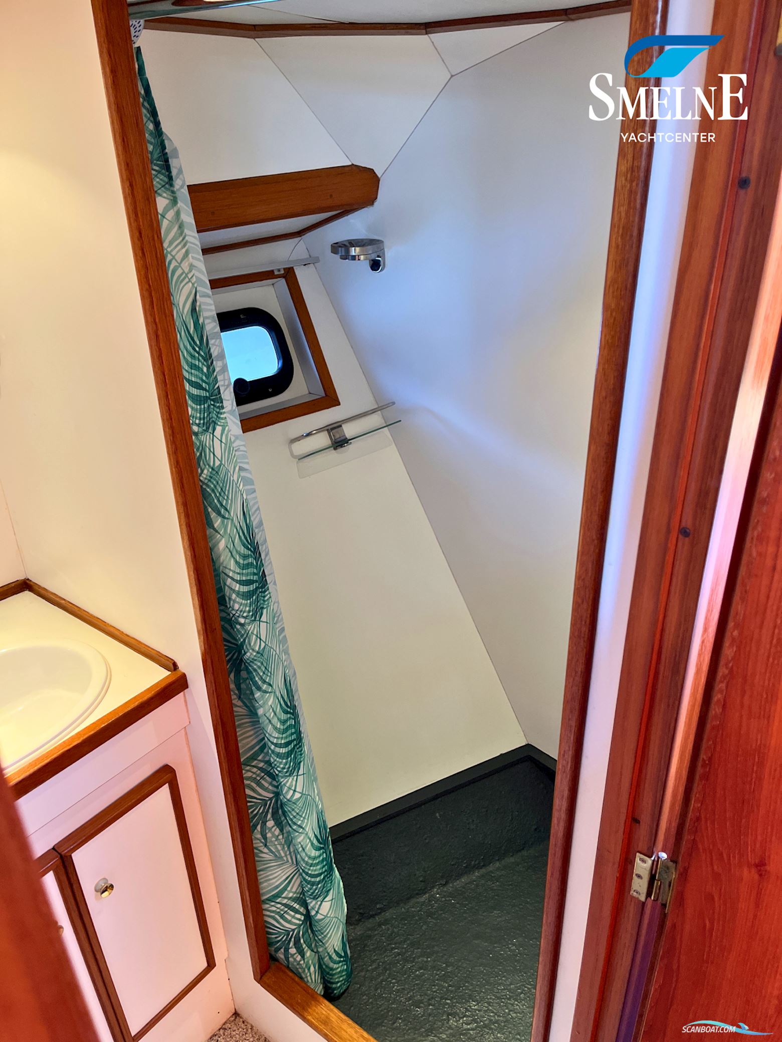 Roukema Explorer 44
