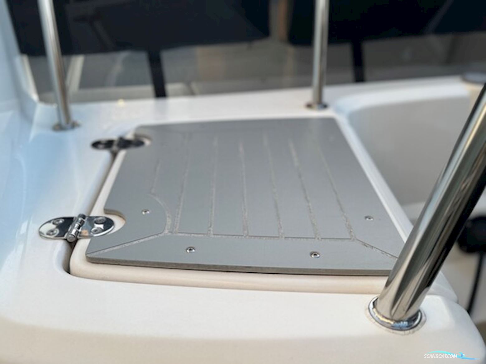 Ryds 548 Sport med F100 Mercury-EFI 4 takt 2,1L og 1000 kg Brenderup bådtrailer