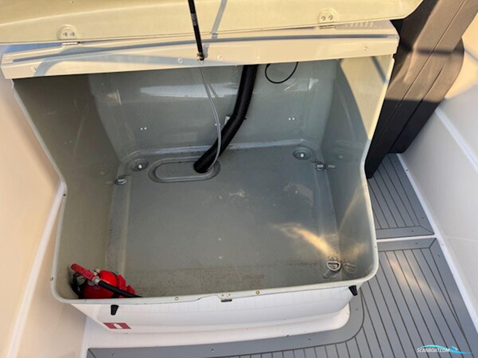 Ryds 548 Sport med F100 Mercury-EFI 4 takt 2,1L og 1000 kg Brenderup bådtrailer