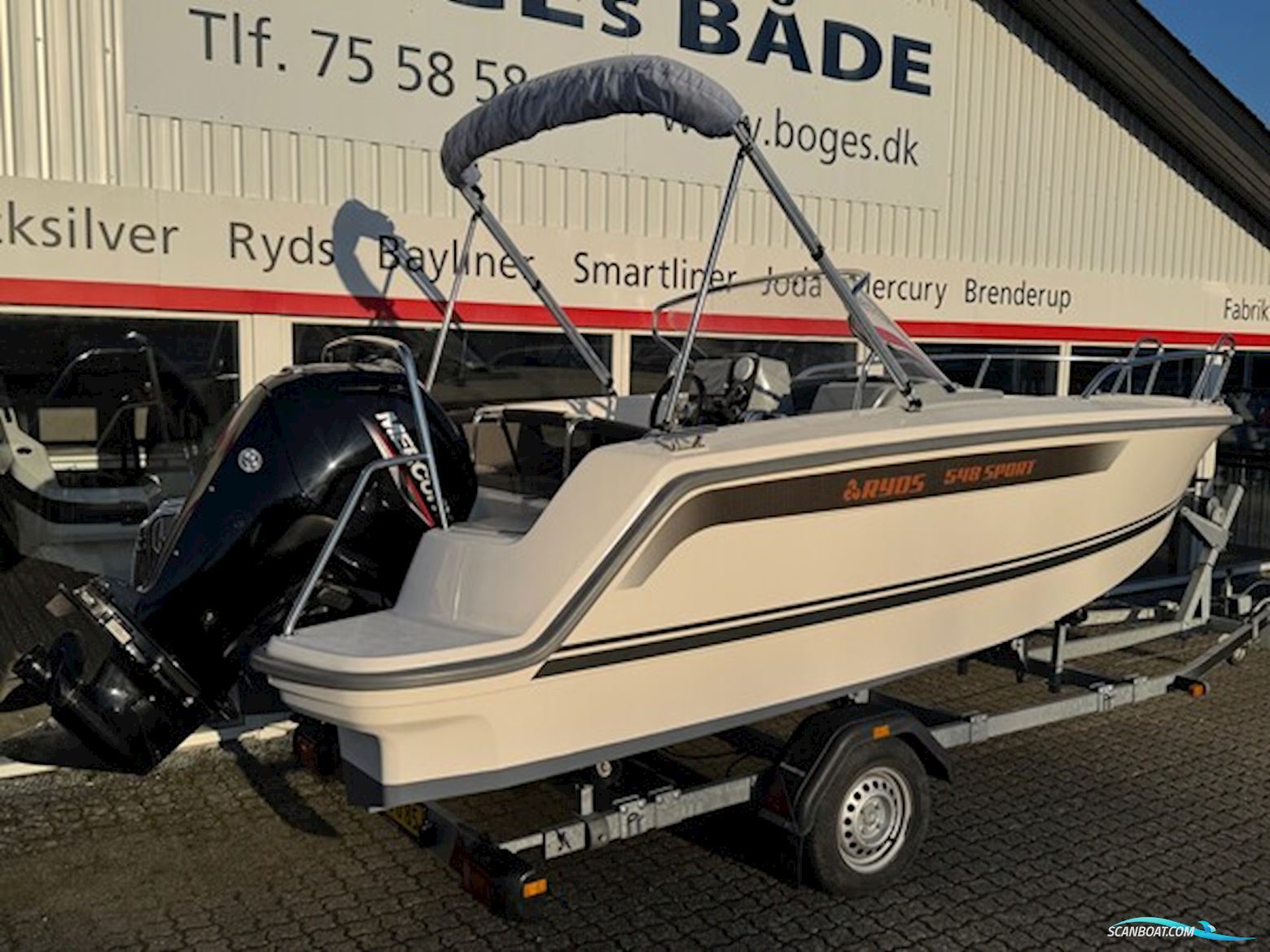 Ryds 548 Sport med F100 Mercury-EFI 4 takt 2,1L og 1000 kg Brenderup bådtrailer