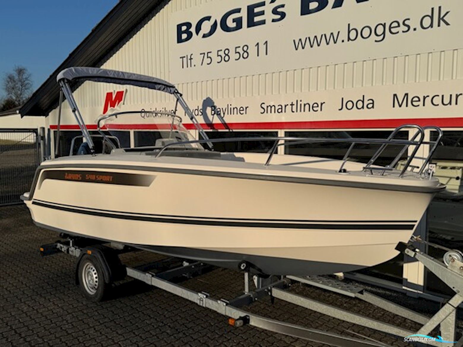 Ryds 548 Sport med F100 Mercury-EFI 4 takt 2,1L og 1000 kg Brenderup bådtrailer