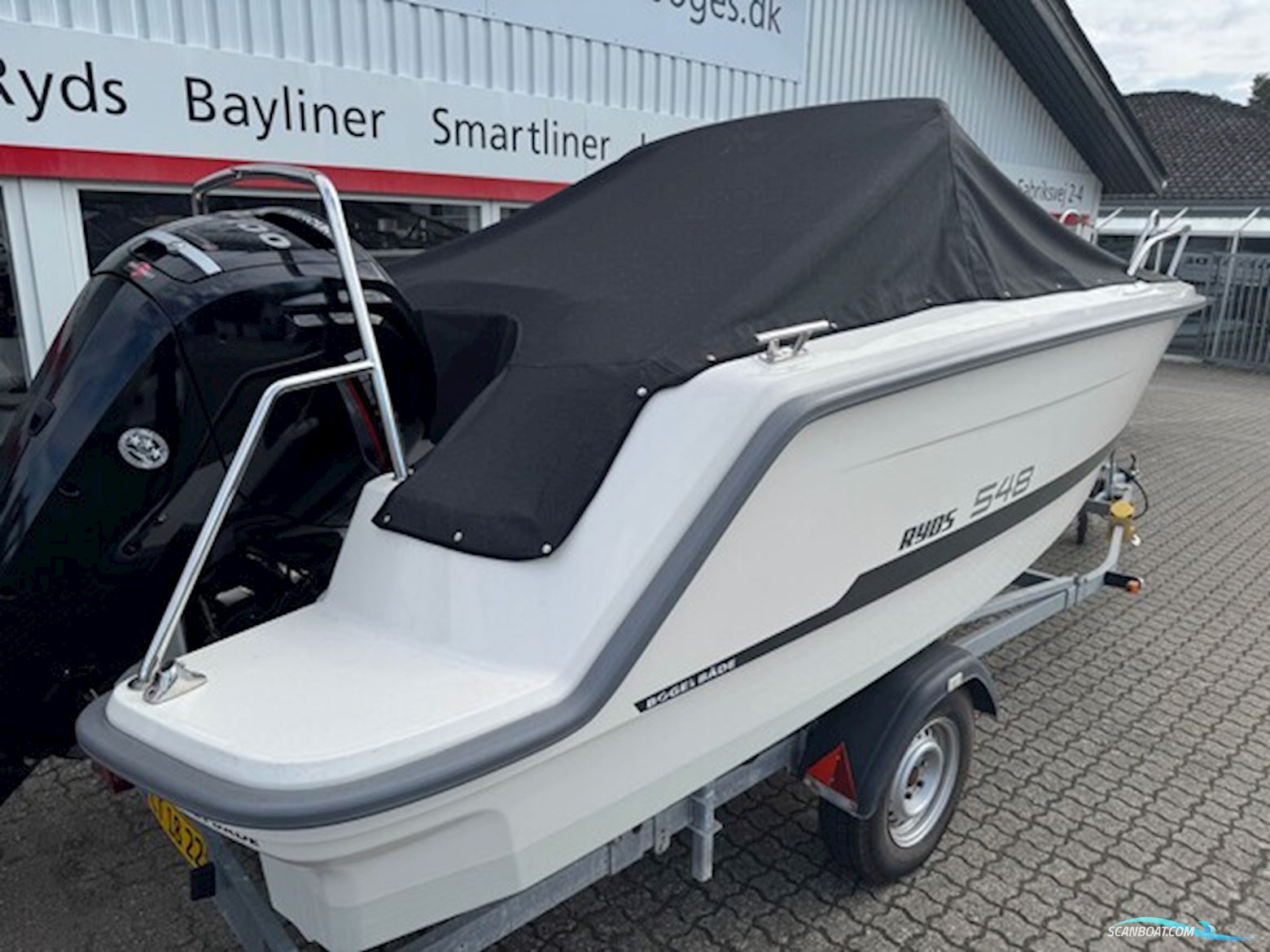 Ryds 548VI Sport X-Line med 100 hk Mercury-EFI 4 takt 2,1L og 1300 kg Brenderup bådtrailer - Anvisningssalg
