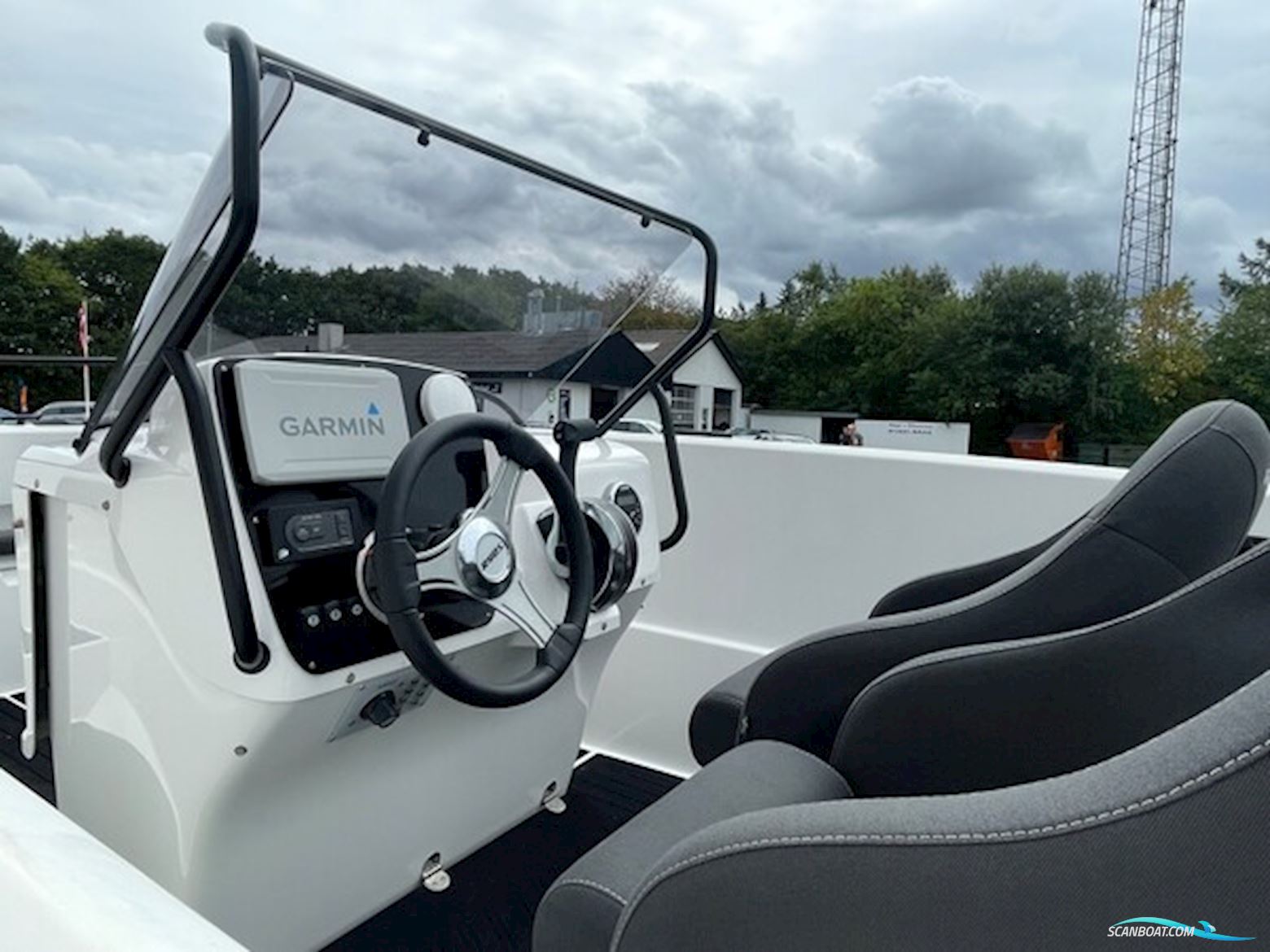 Ryds 630VI Mid-C - F115 Mercury-Efi 2,1L og 201500B Brenderup Premium Bådtrailer