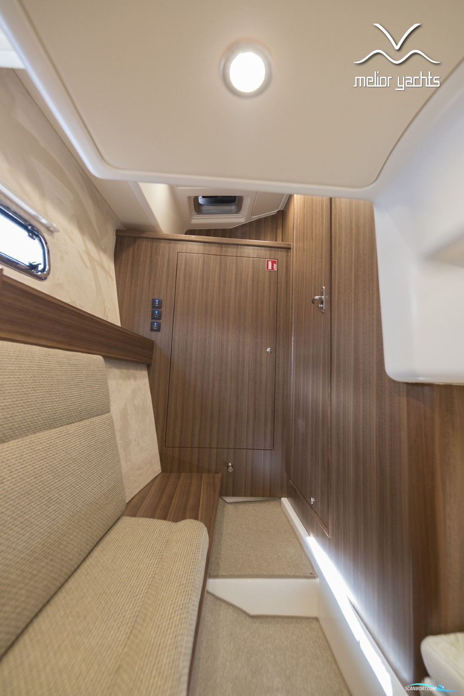Saga 385 - Edition Walnut Interior