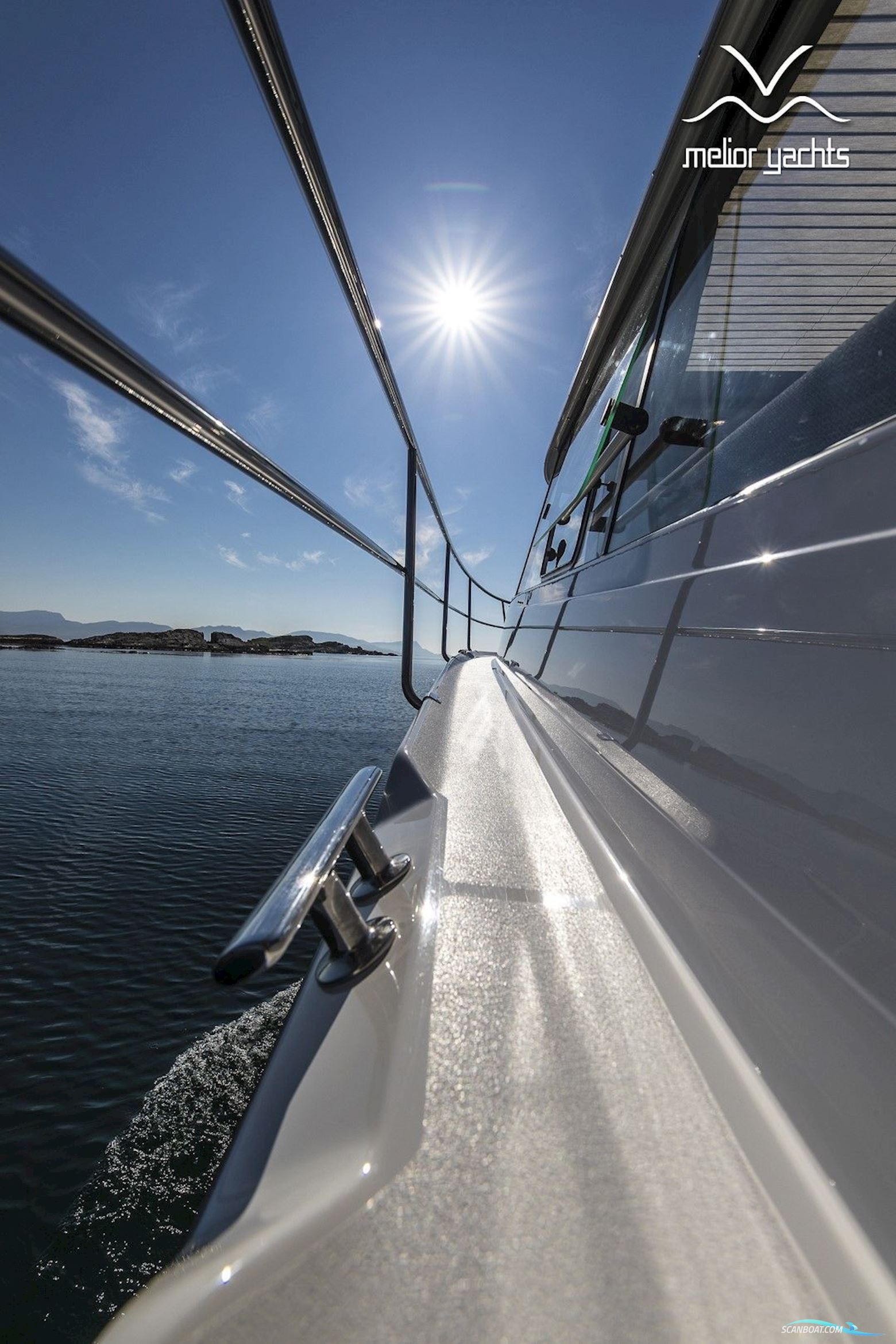 Saga 385 - Edition Walnut Interior