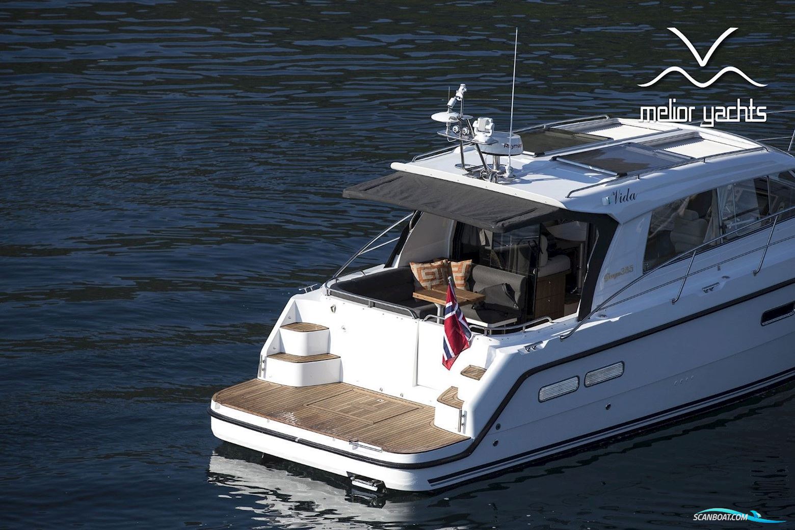 Saga 385 - Edition Walnut Interior