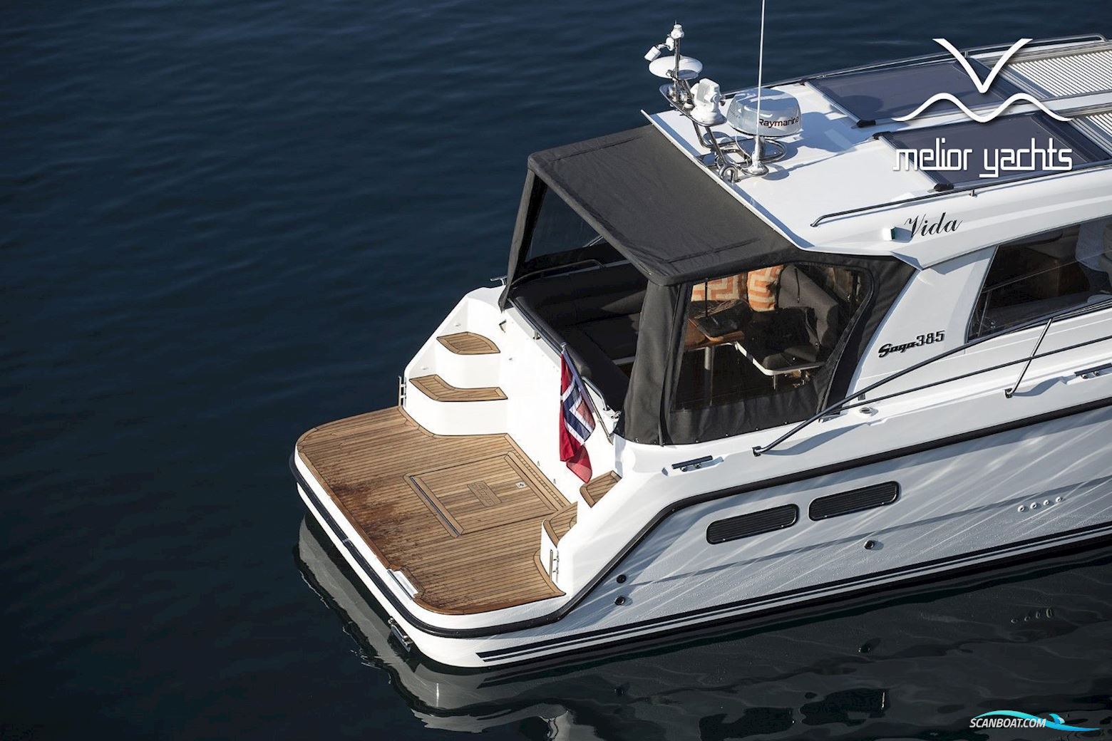 Saga 385 - Edition Walnut Interior