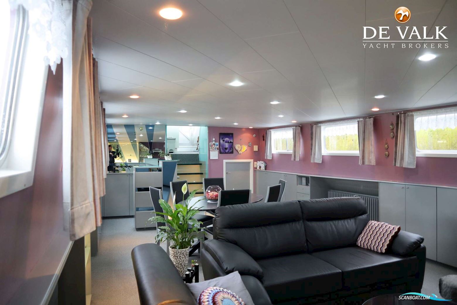 Sailing Houseboat 32M