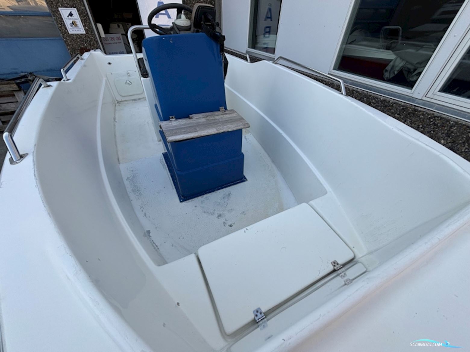 Salmo 542 CC Styrepultsbåd