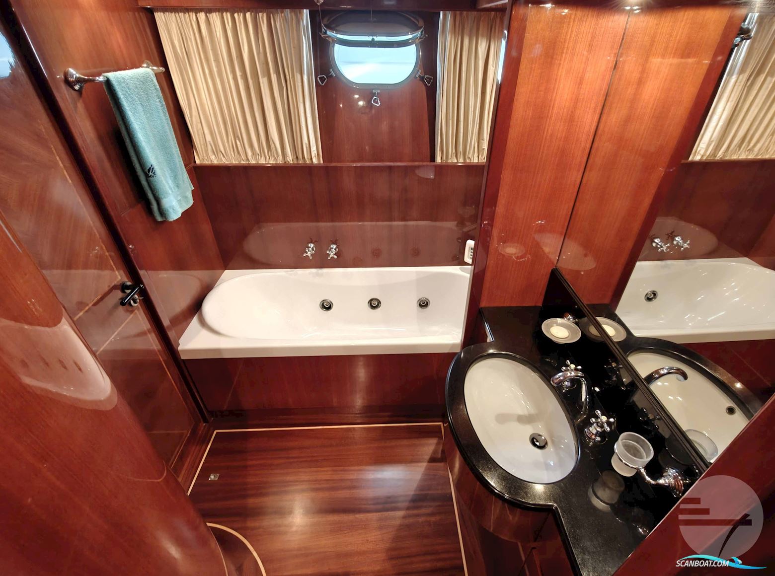 Sanlorenzo SL82