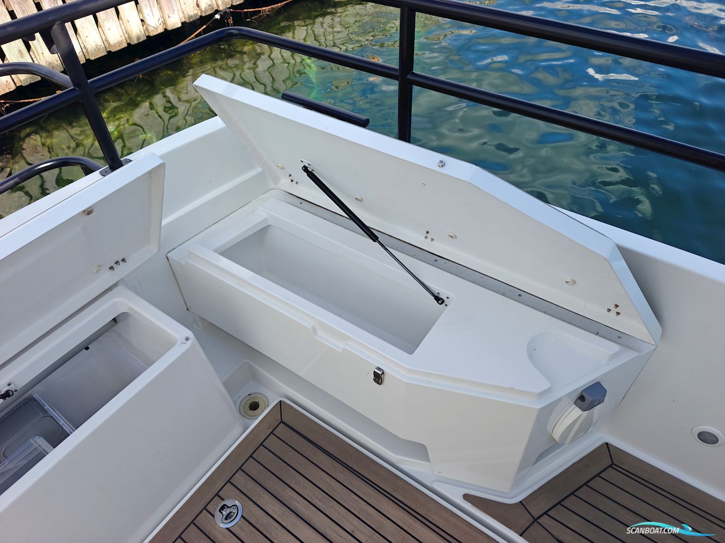 Sargo 33 Explorer