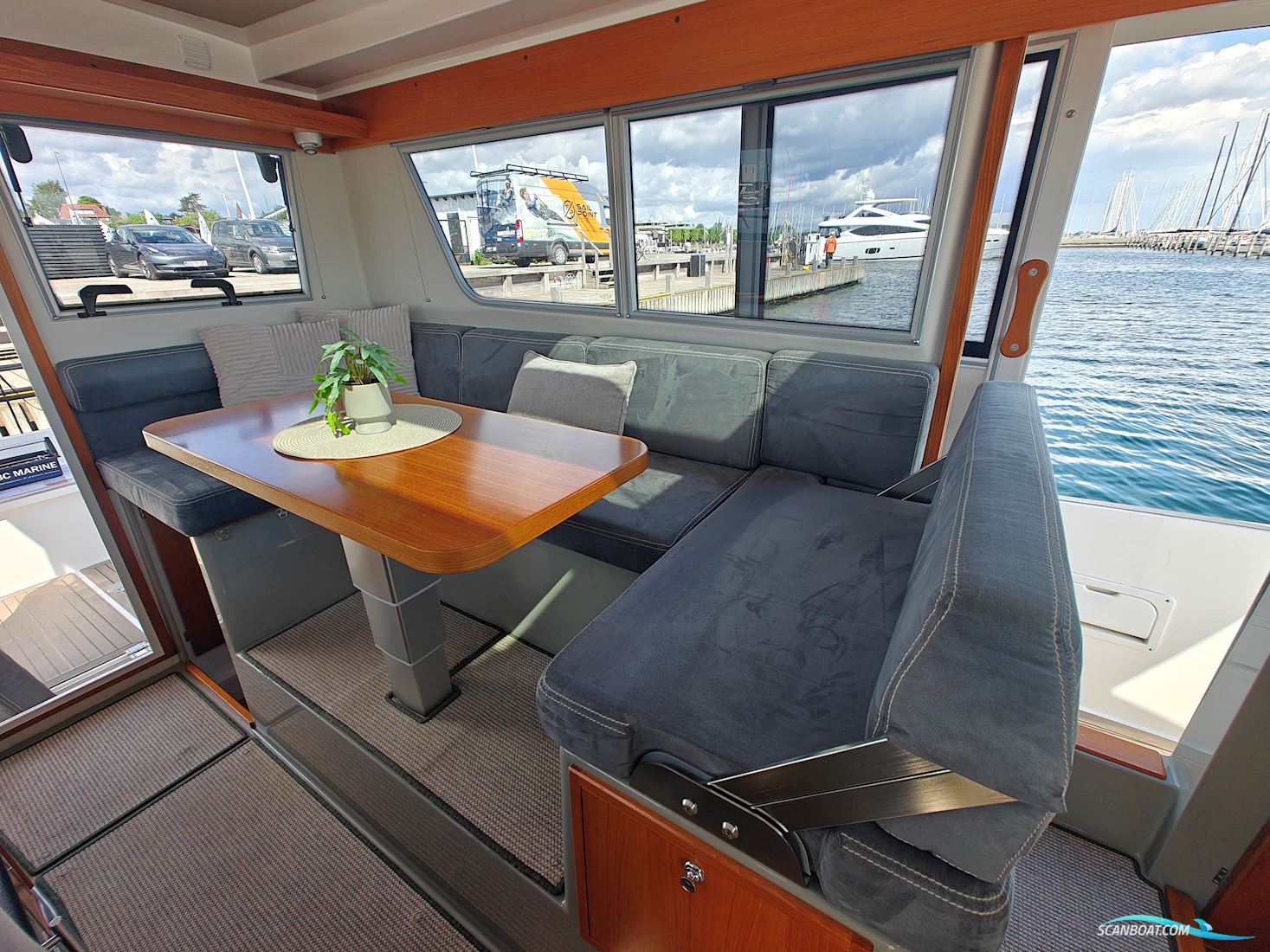 Sargo 33 Explorer