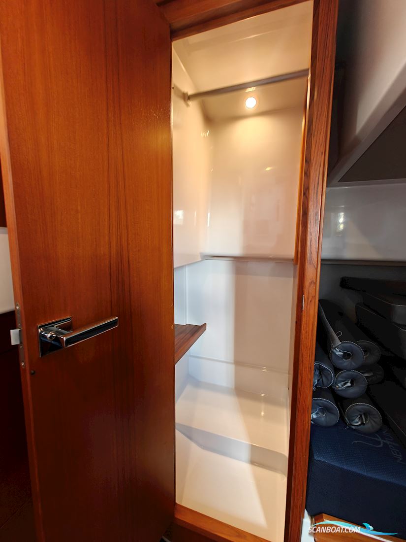 Sargo 33 Explorer