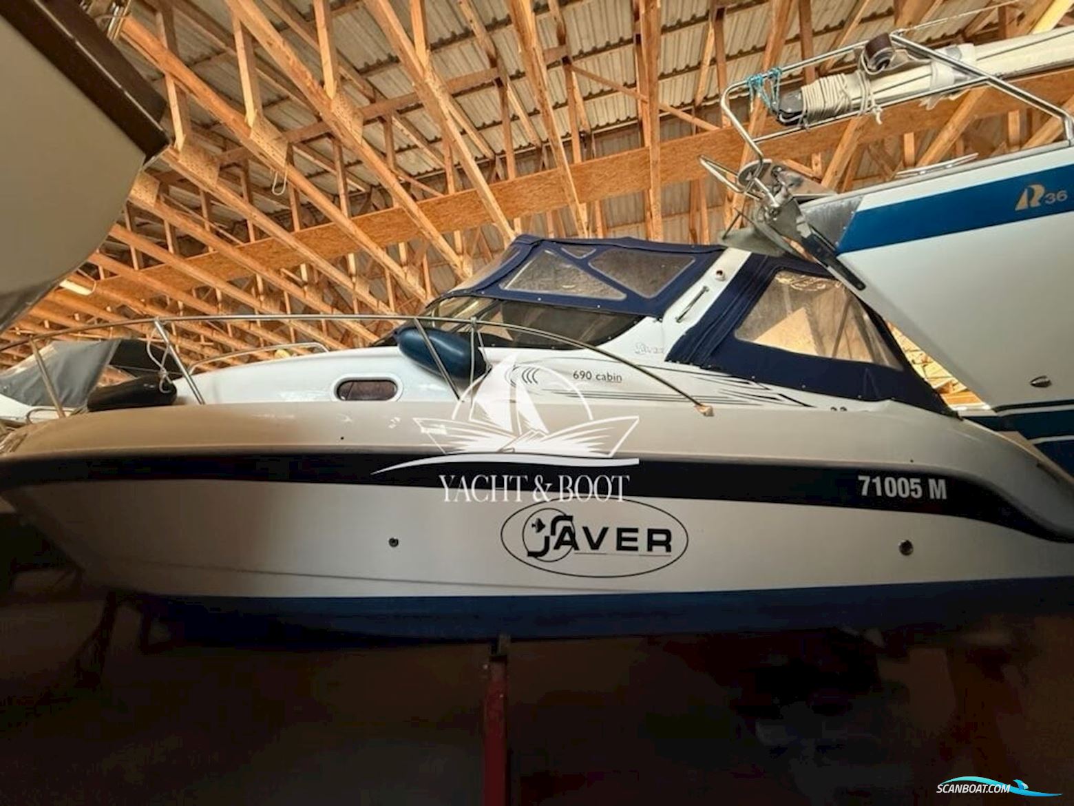 Saver 690 Cabin