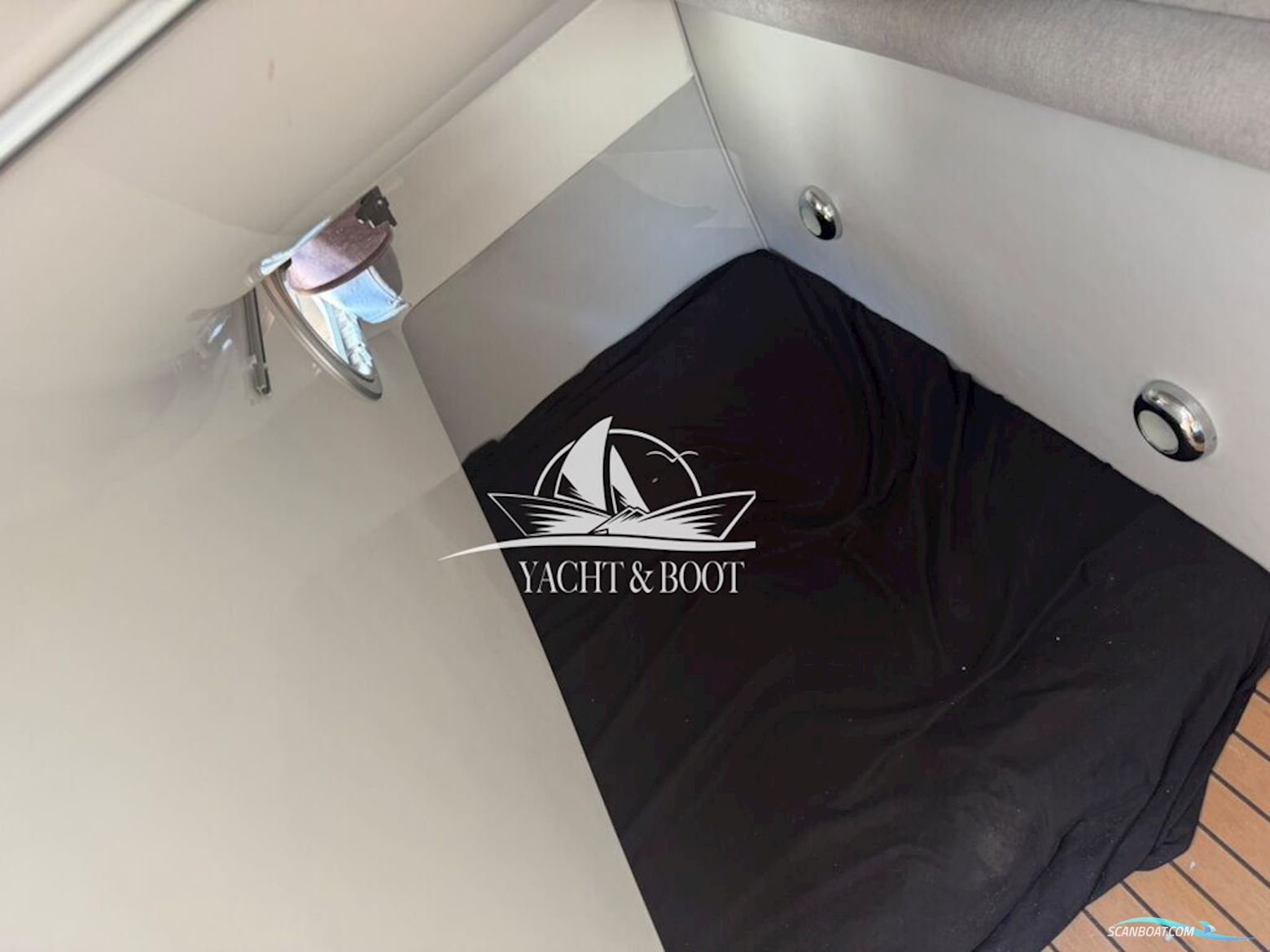 Saver 830 Cabin