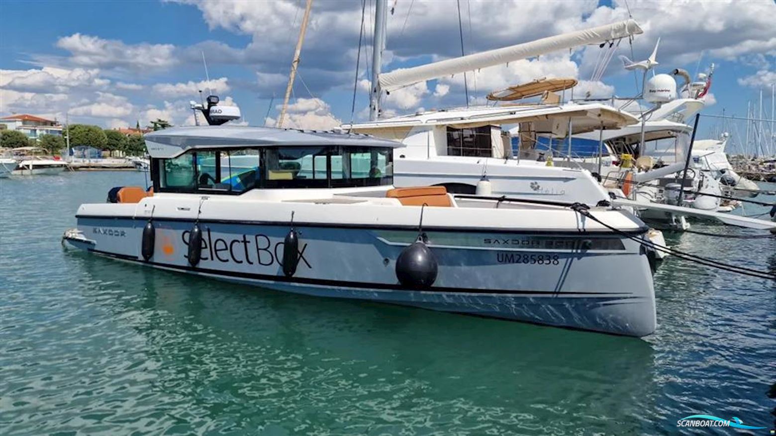 SAXDOR 320 GTC Motorbåd 2024, med 2 x 300Hp V8 Mercury 4 stroke outboards motor, Kroatien