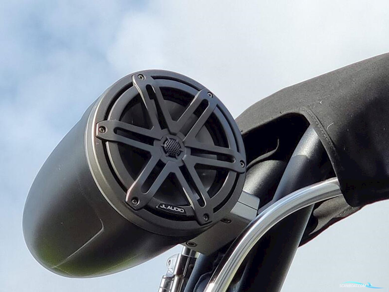 SCARAB 255 ID Wake Edition