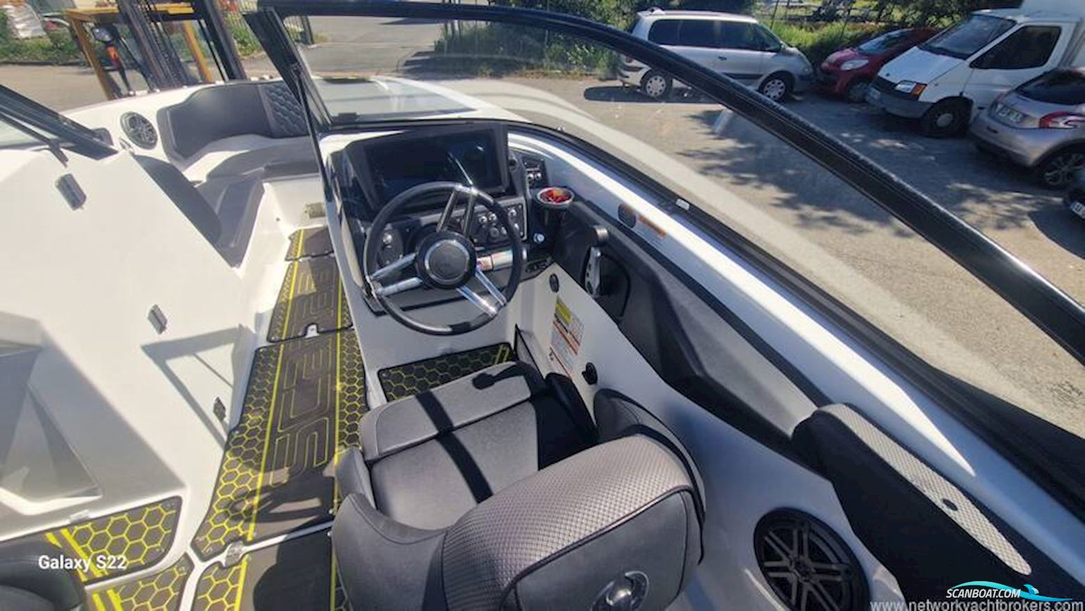 SCARAB 255 Wake Edition