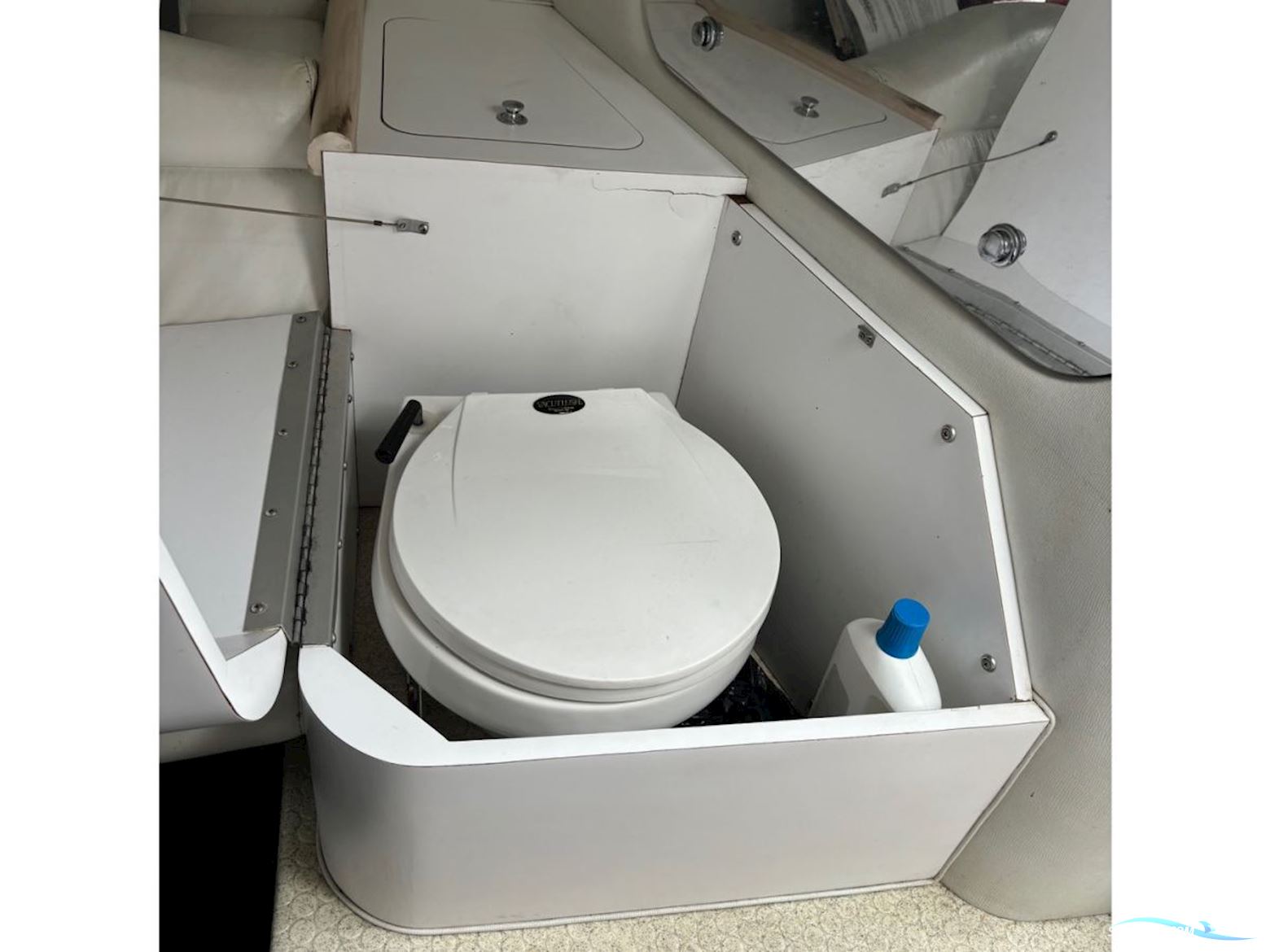 SCARAB 33 AVS 2  x 500 HK.