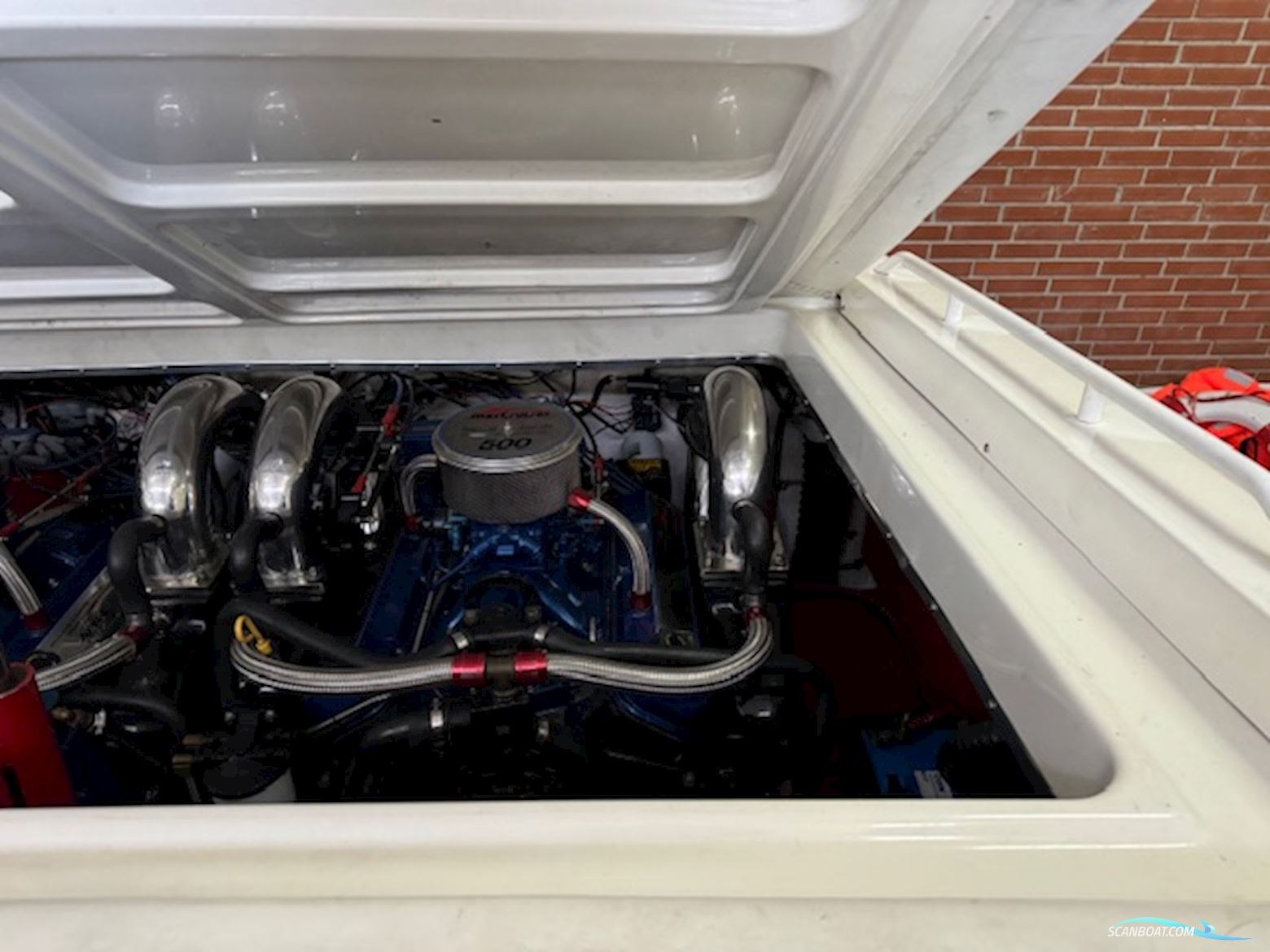 Scarab 33 Avs 2 x 500 HK.