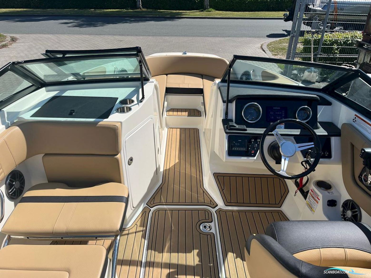 Sea Ray  210 SPX Outboard