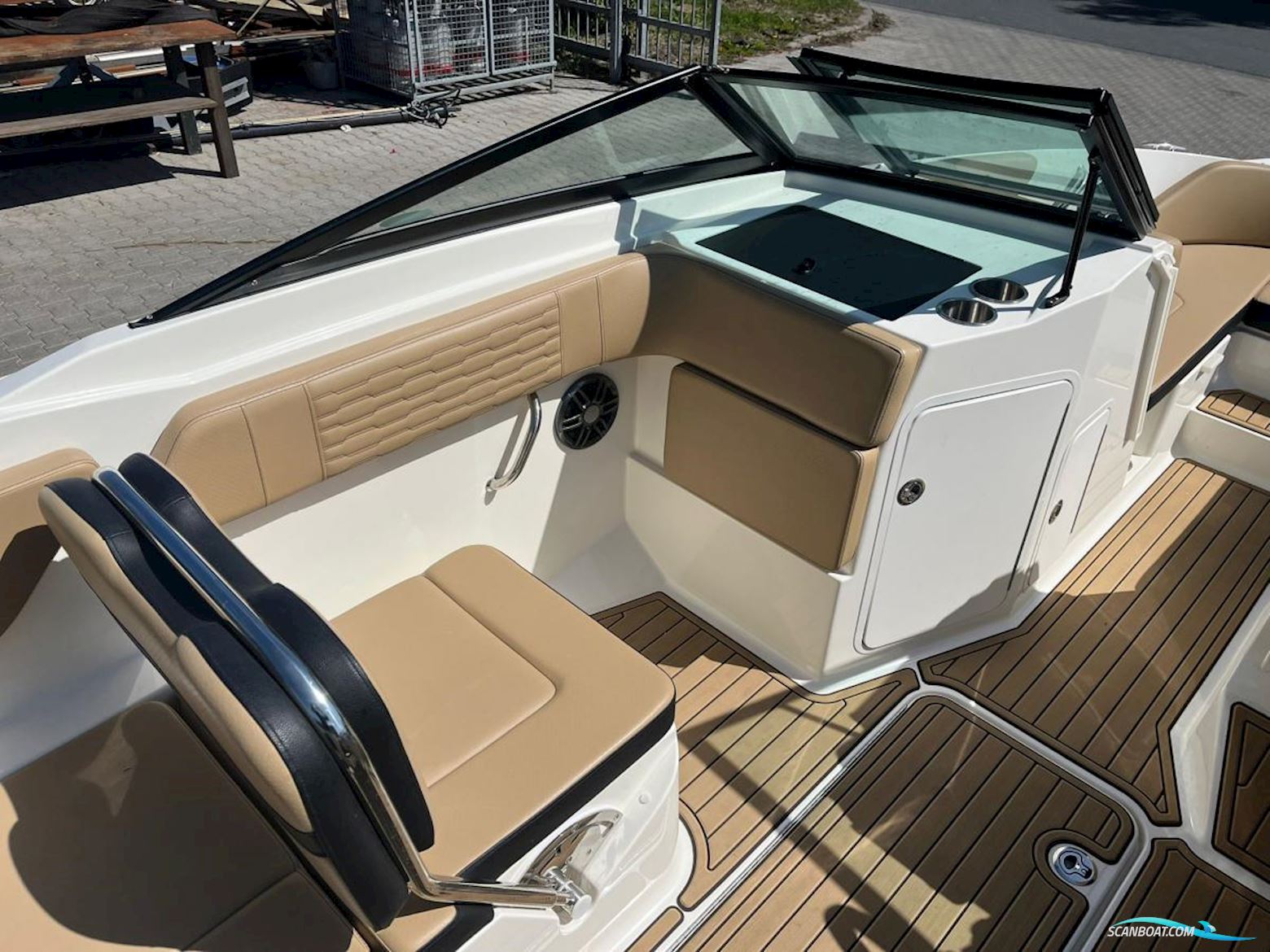 Sea Ray  210 SPX Outboard