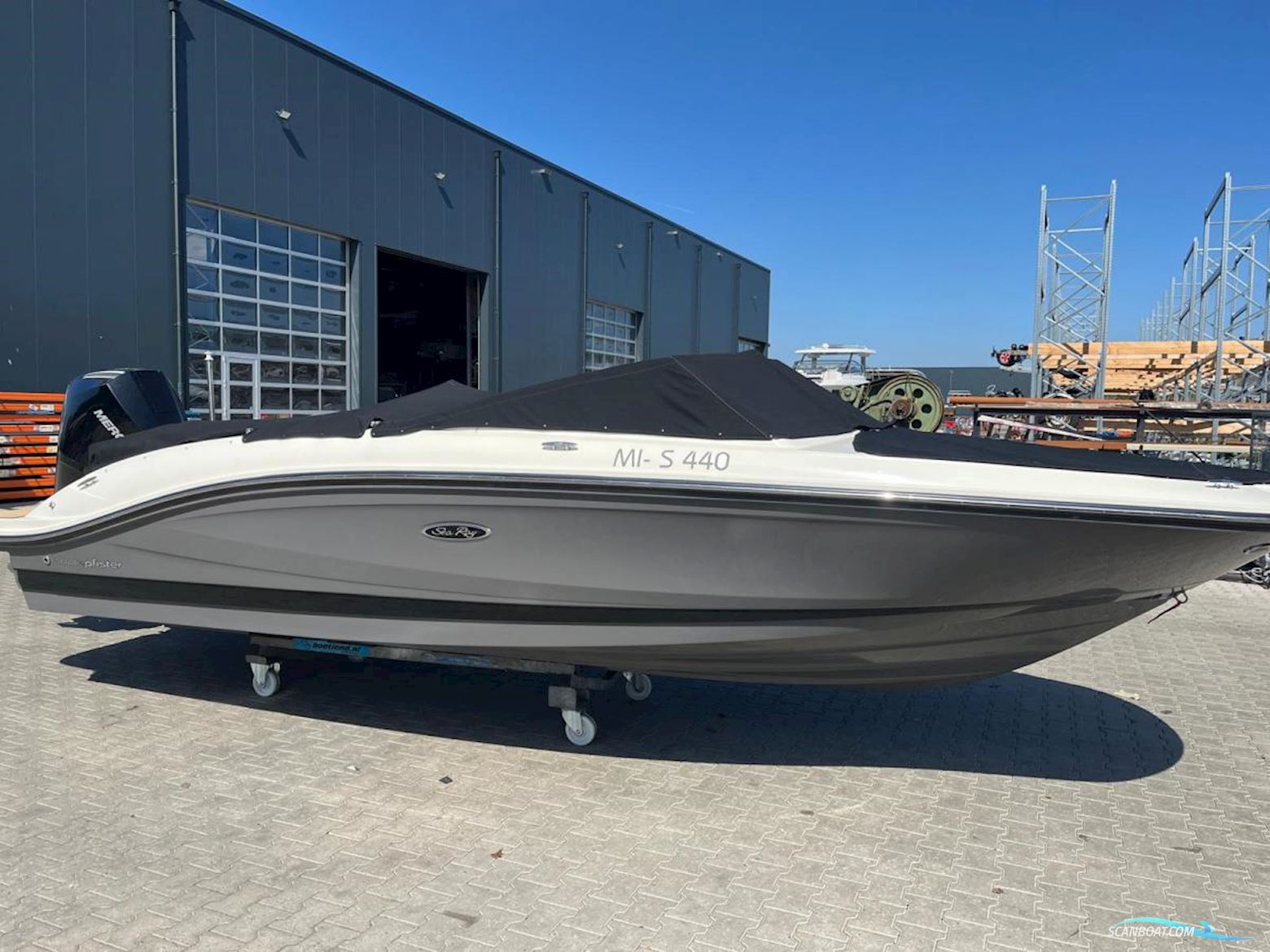 Sea Ray  210 SPX Outboard
