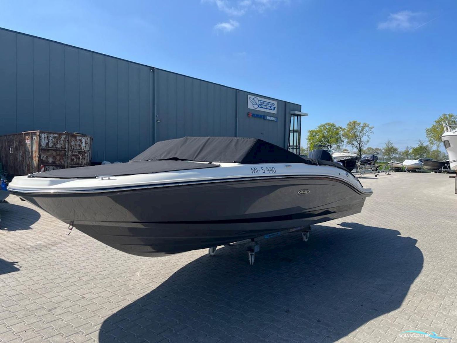 Sea Ray  210 SPX Outboard