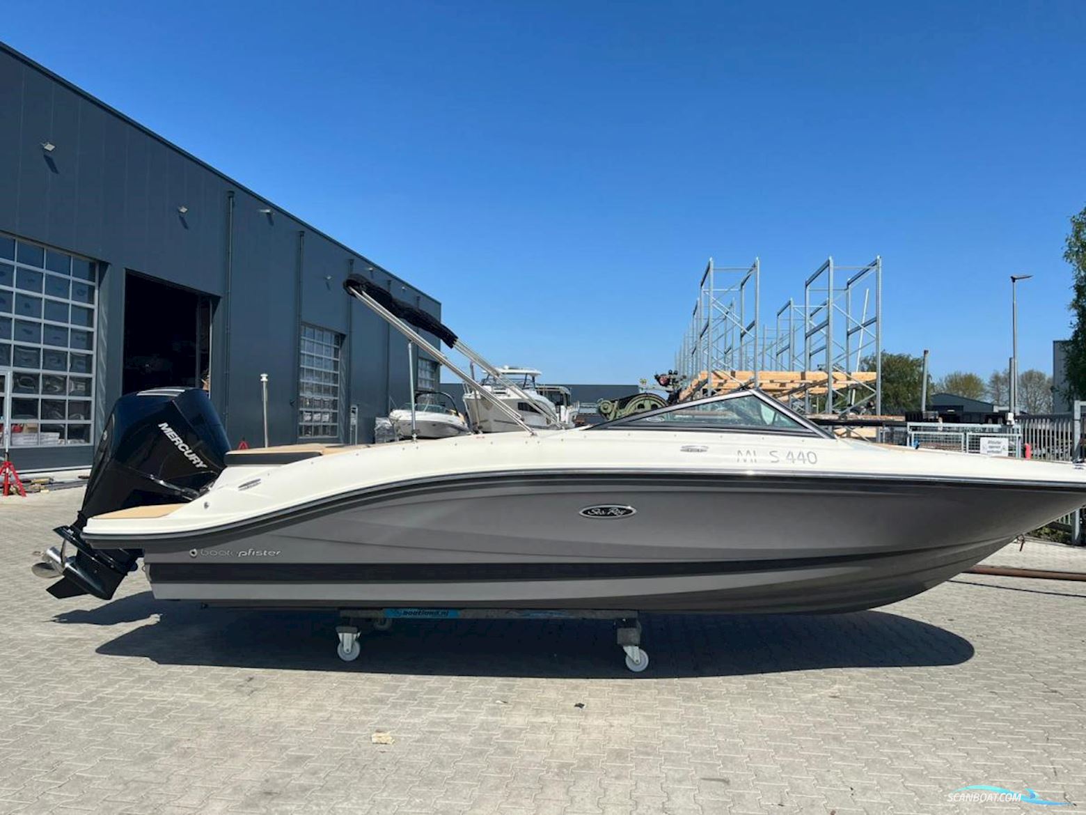 Sea Ray  210 SPX Outboard