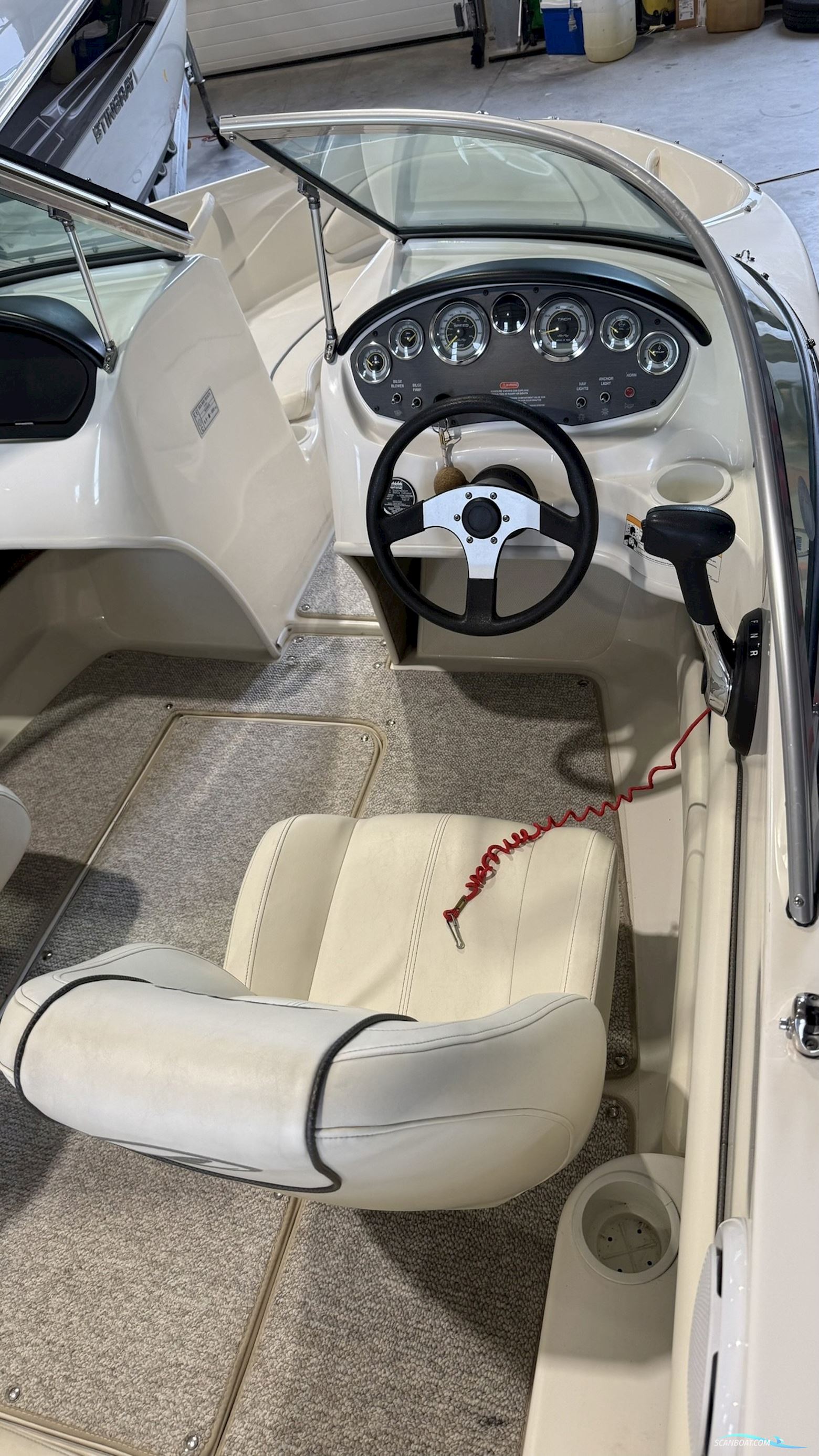 Sea Ray 175 Sport - 2011 + Trailer