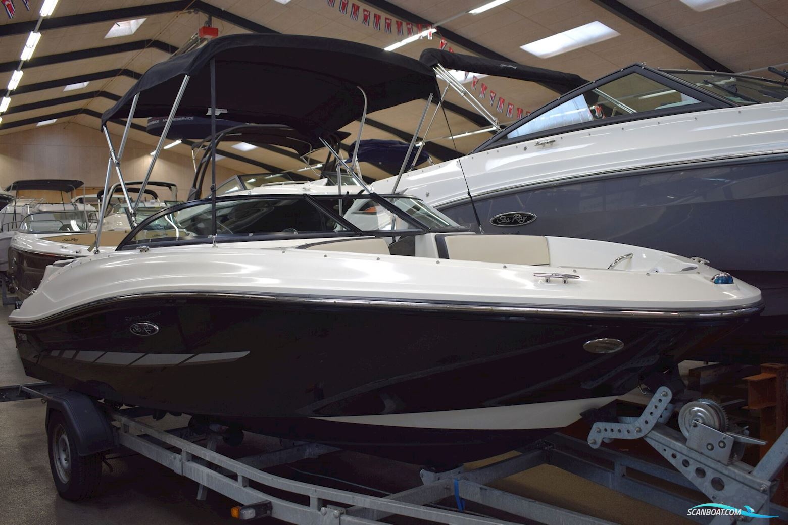 Sea Ray 190 Sport – Med 3,0 Tks og Masser af Udstyr – 2014 Model