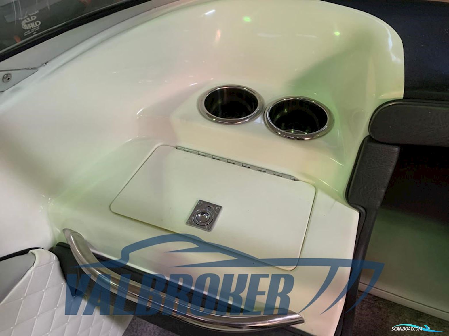 Sea Ray 200 SR