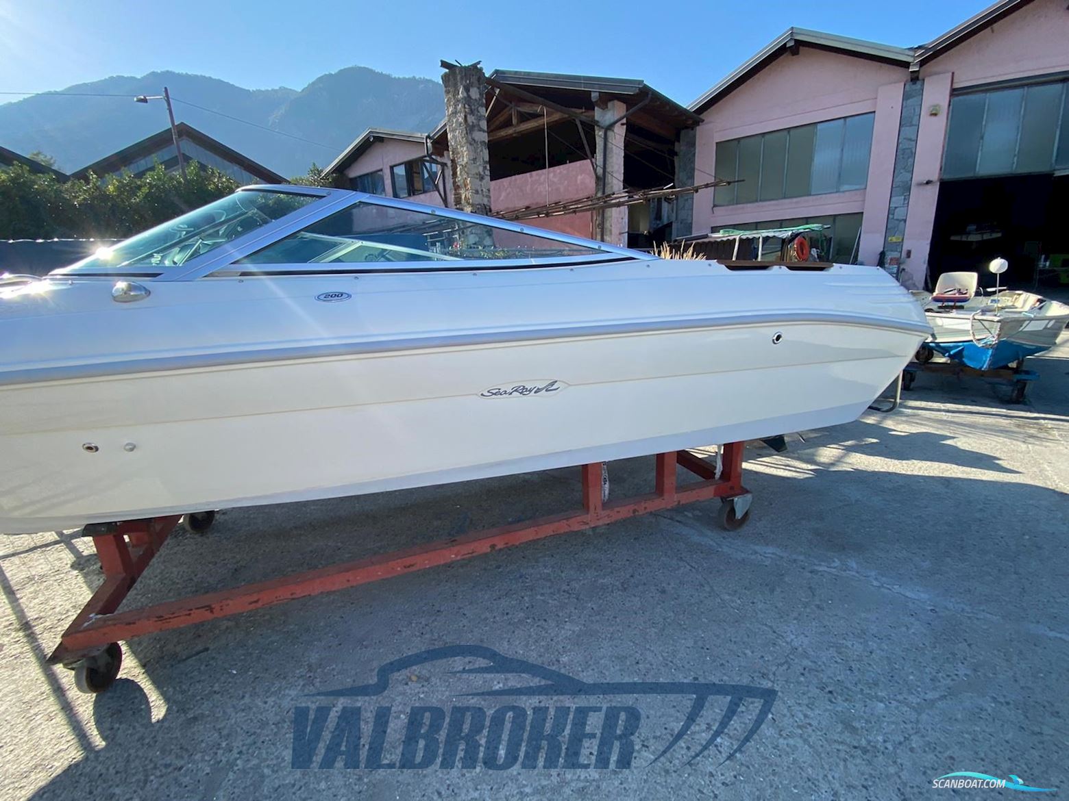 Sea Ray 200 SR