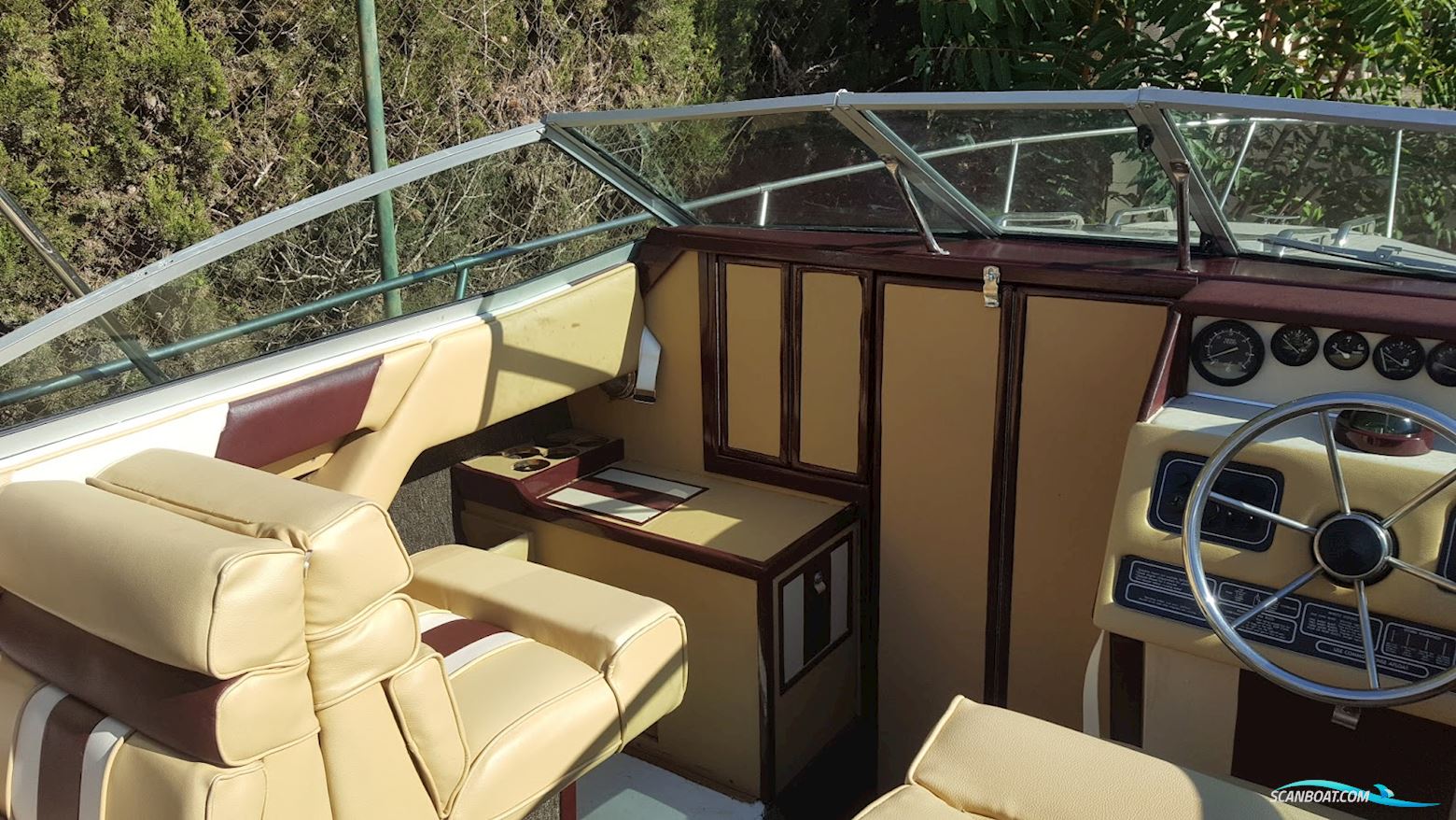 Sea Ray 210