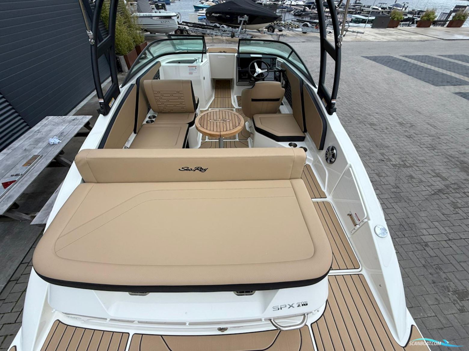 Sea Ray 210 spx