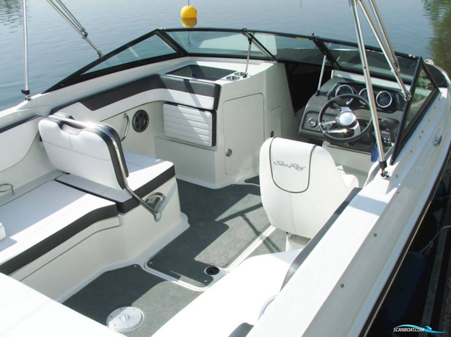 Sea Ray 210 SPXE Bowrider